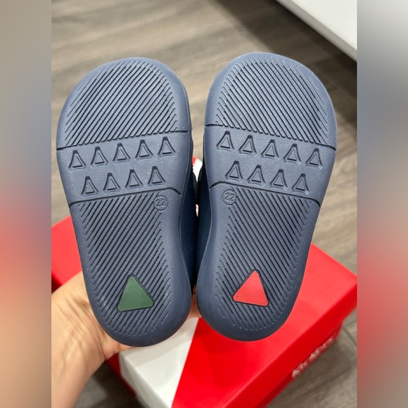 Kickers navy blue kids shoes. Size 22. US size 6. Brand new in box - Picture 12 of 16